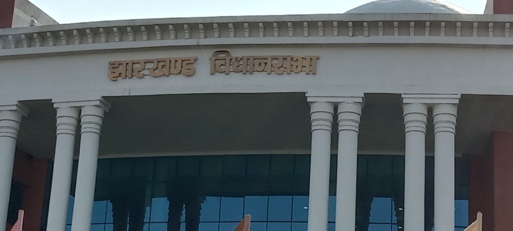 आदिवासी और गैर आदिवासी बच्चों का बनेगा जाति प्रमाण पत्र : मुख्यमंत्री